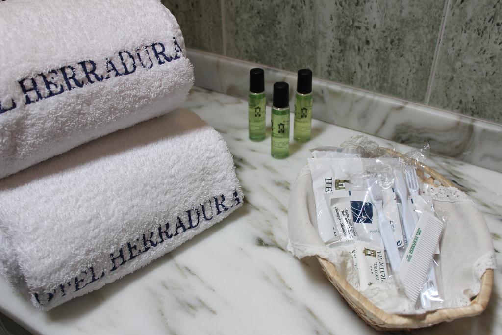 Hotel Herradura Σαντιάγο ντε Κομποστέλα Εξωτερικό φωτογραφία