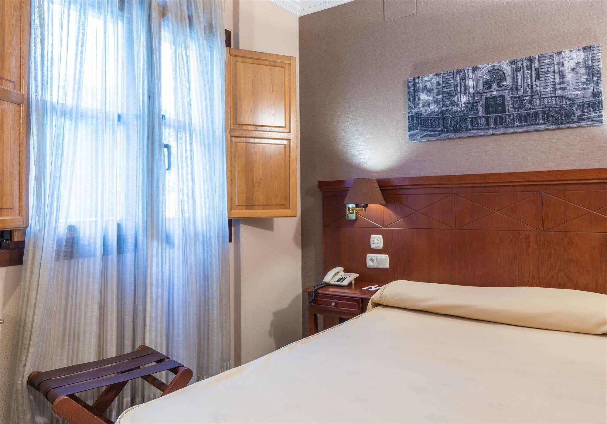 Hotel Herradura Σαντιάγο ντε Κομποστέλα Εξωτερικό φωτογραφία