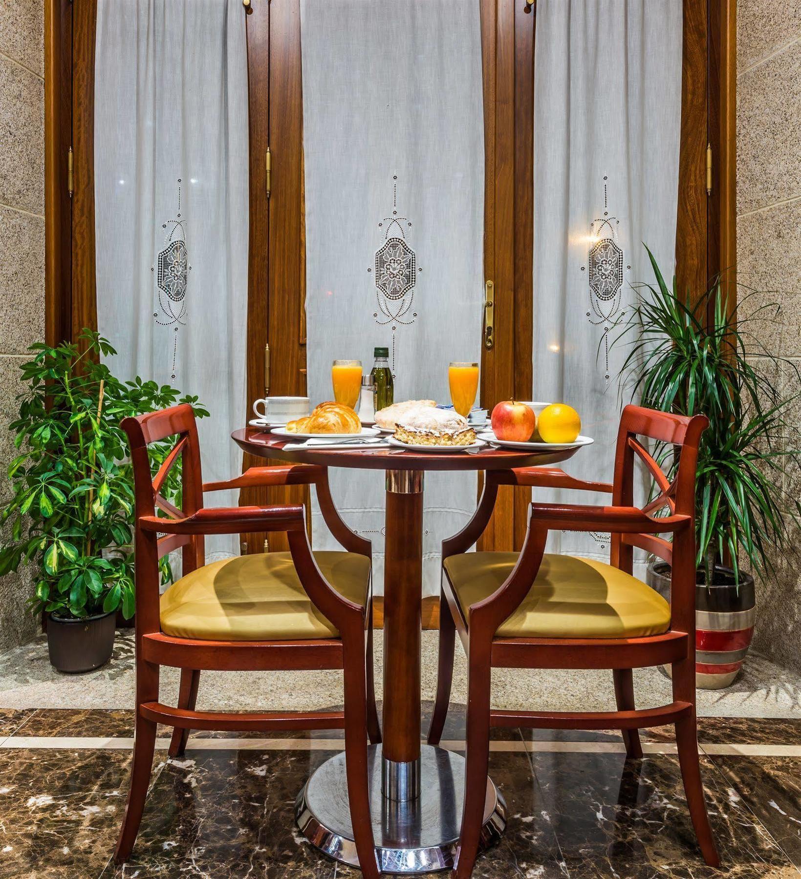 Hotel Herradura Σαντιάγο ντε Κομποστέλα Εξωτερικό φωτογραφία